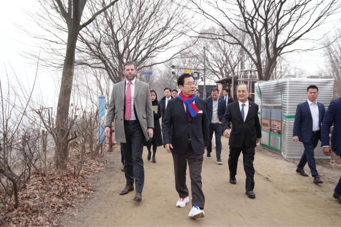 미국 무역조사 받는 한국기업, 트럼프 가족기업에 30억원 지급