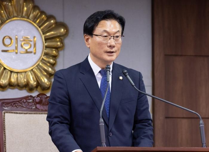 의원 25명 만장일치 ‘의대 입장문’ 이끈 유영철 순천시의회 의장 인터뷰
